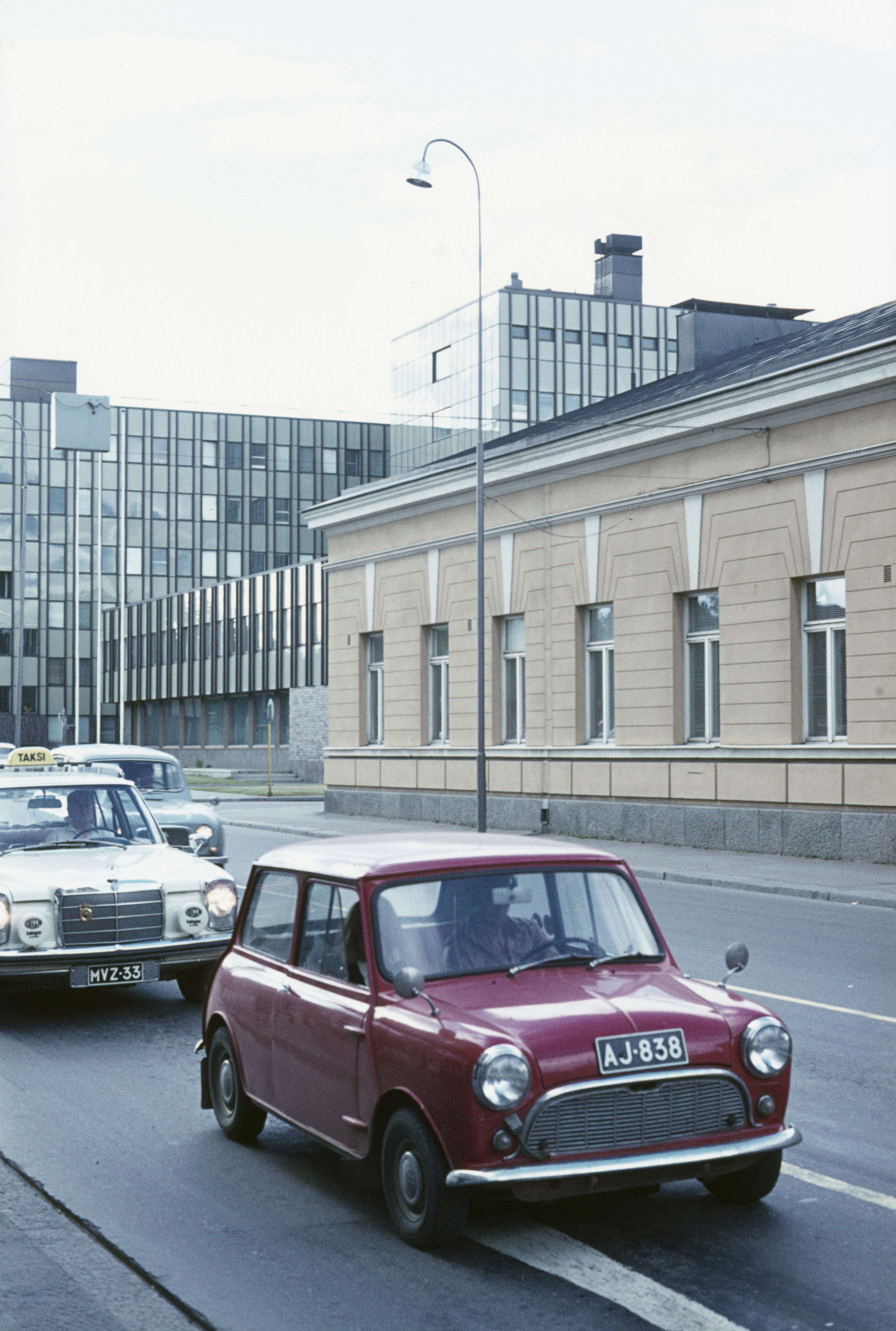 Mikkelin virastotalokortteli r tuomi 1971